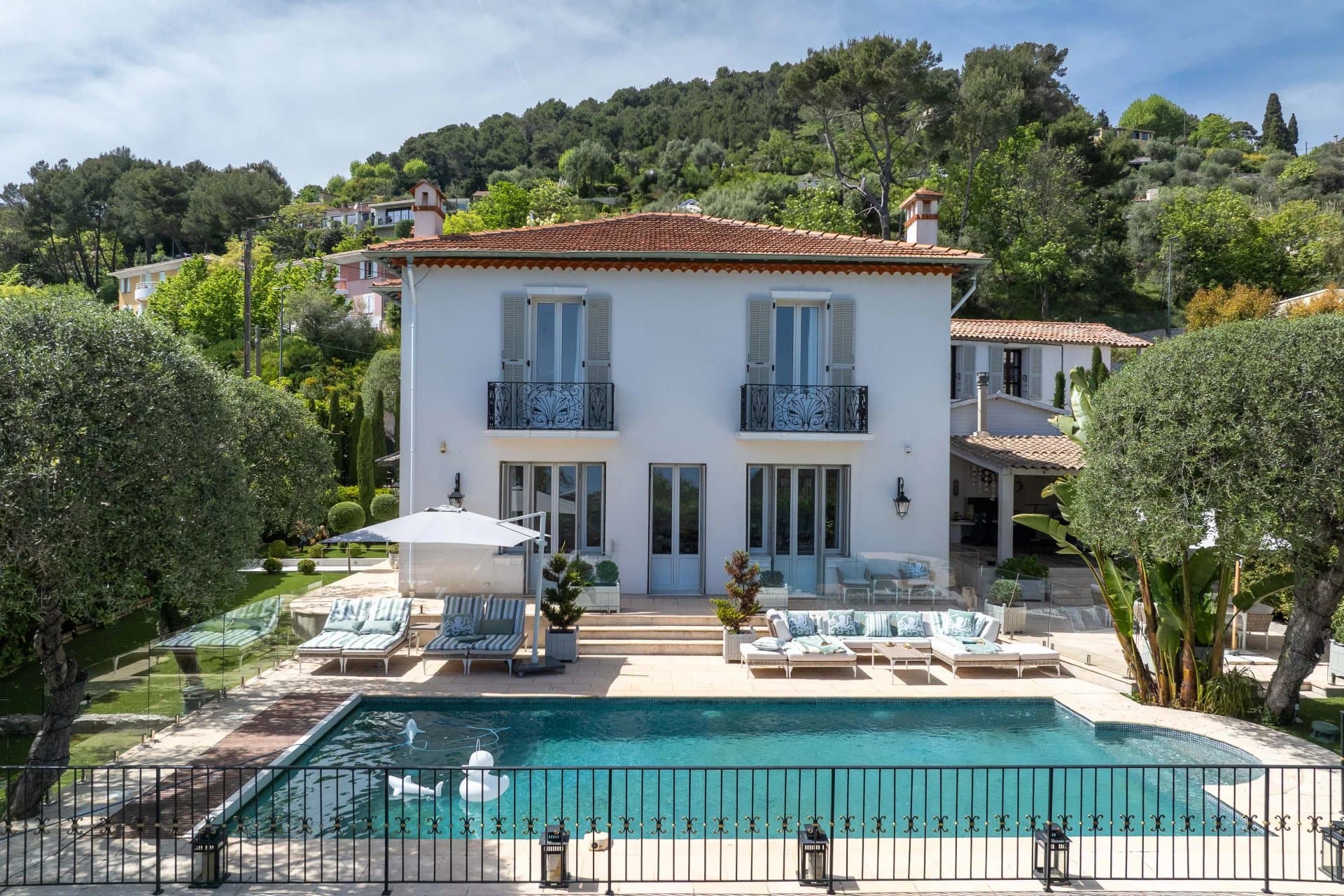 Villa rénovée avec vue mer et village à Èze