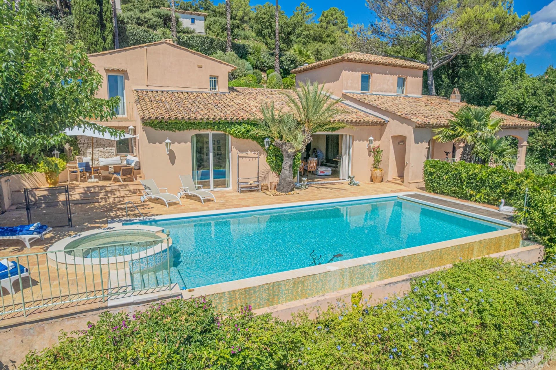 Grimaud – Villa coup de cœur entre terre et mer — photo 2