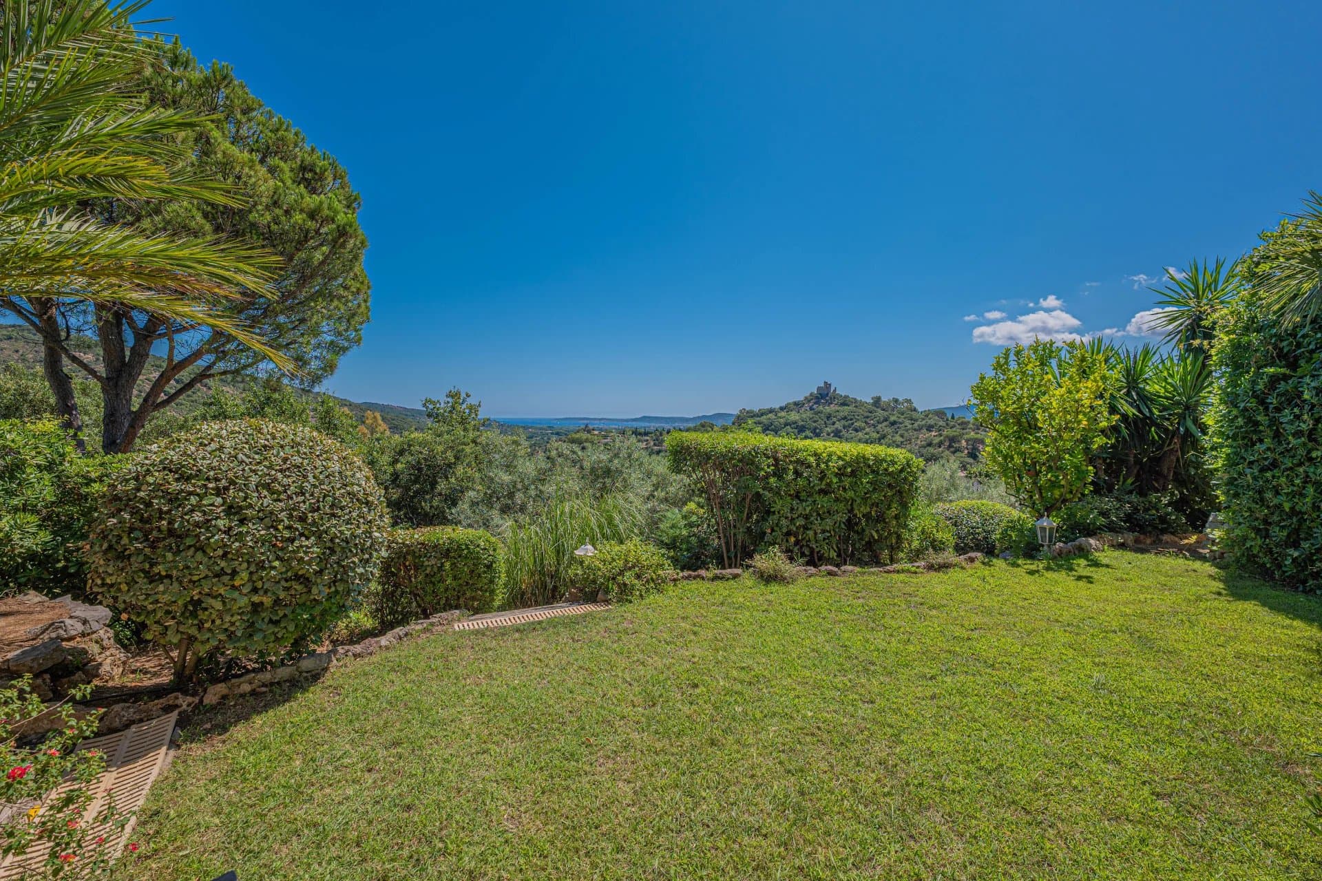 Grimaud – Villa coup de cœur entre terre et mer — photo 14