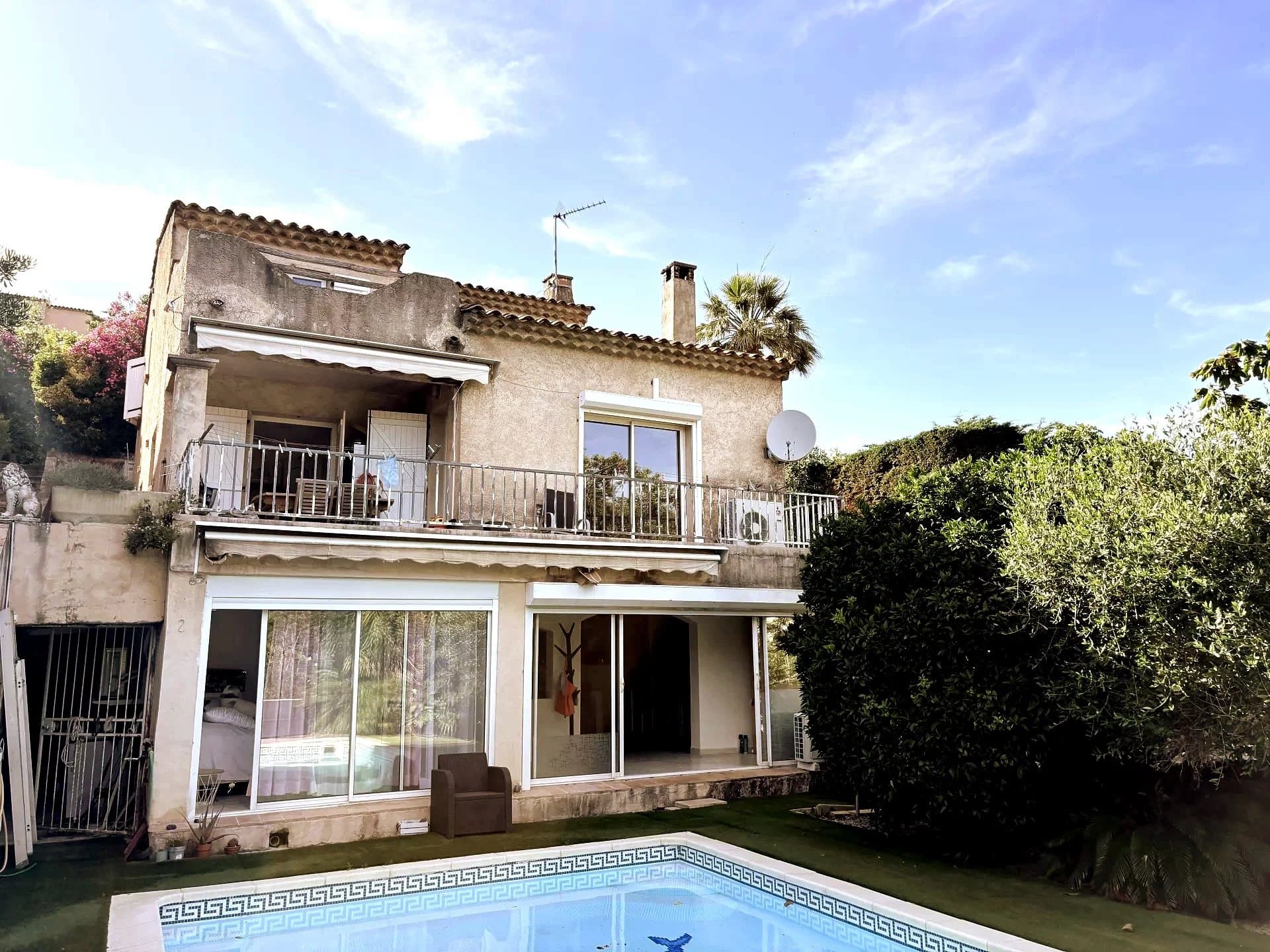 Maison dans un domaine privé et sécurisé proche de la mer